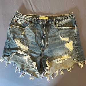 Abercrombie & Fitch. High rise, distressed, denim shorts. 31/12.